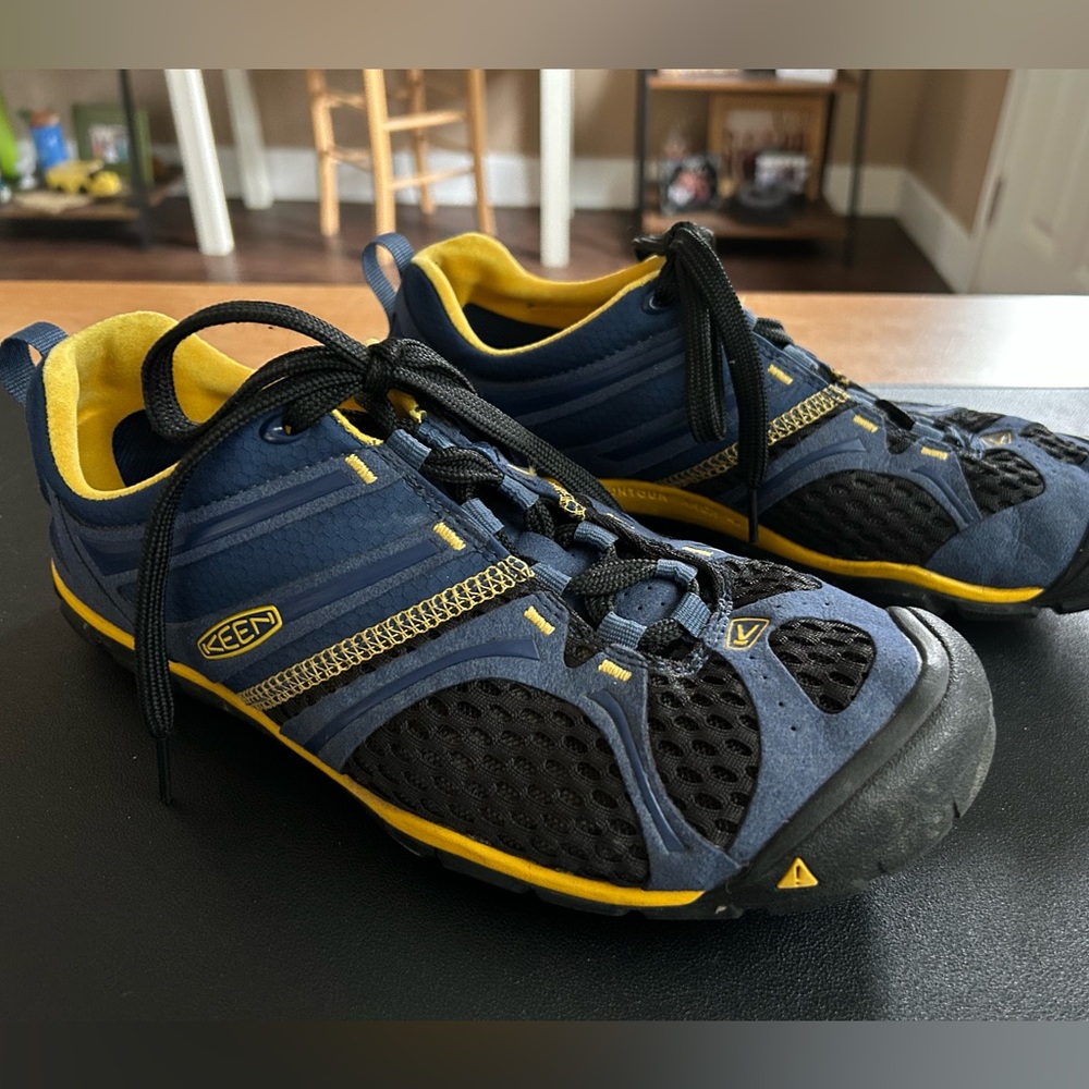 KEEN Men's Athletic Shoes in Navy and Yellow